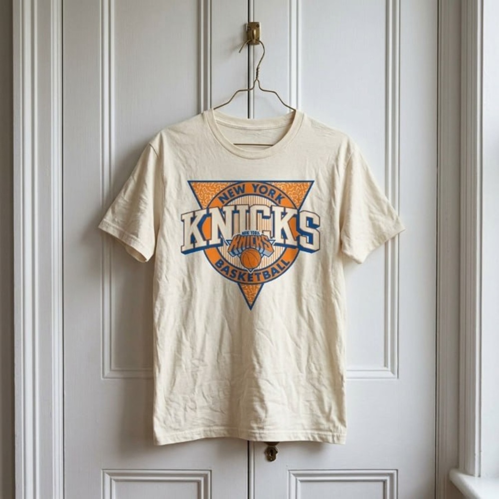 New York Knicks Cream Graphic Tee